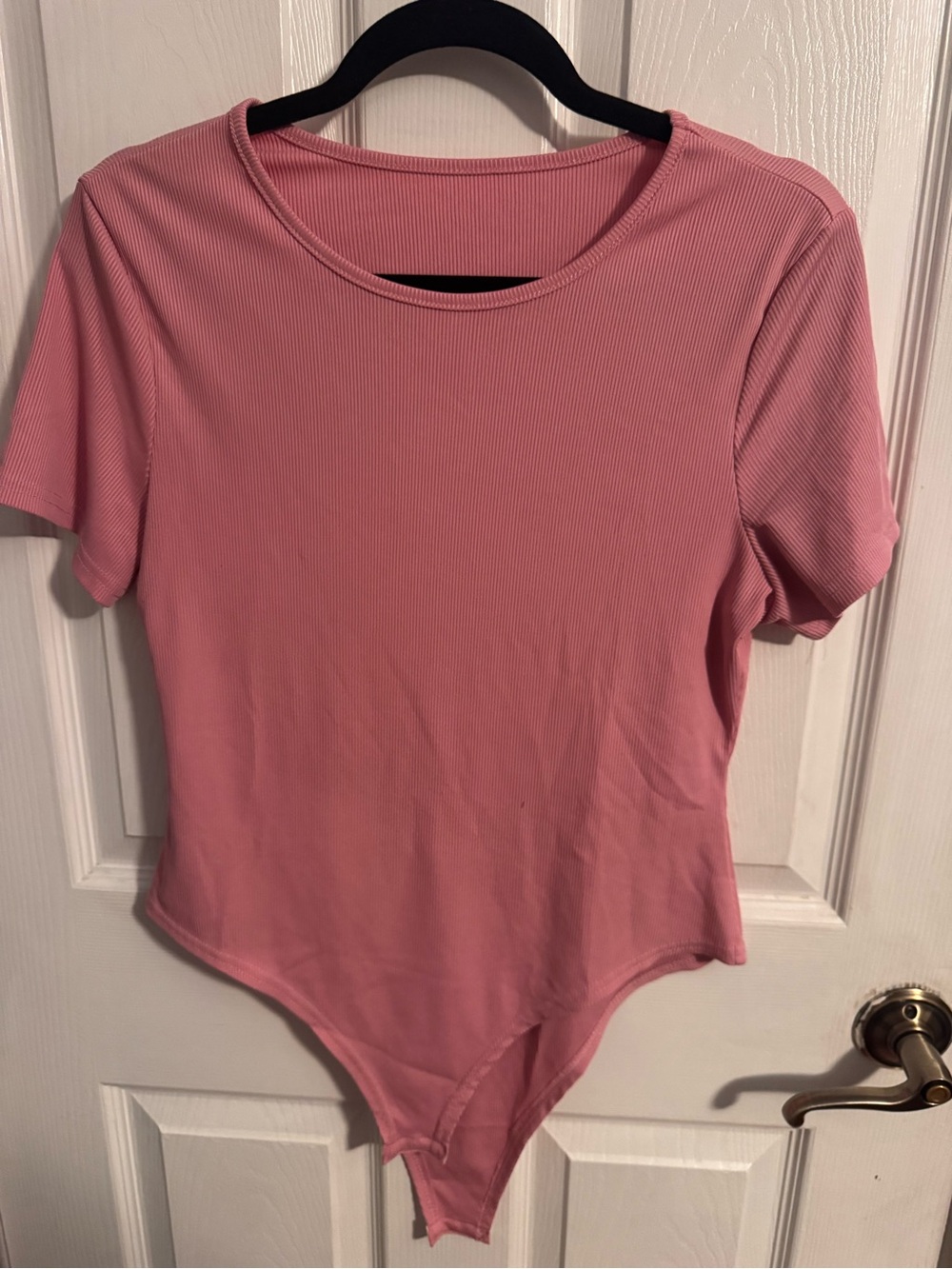 Ribbed Short-Sleeve Bodysuit in Dusty Pink